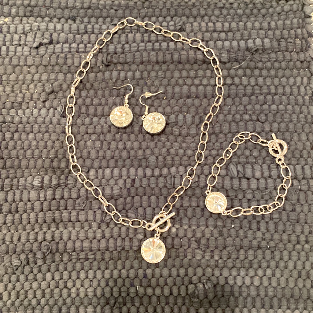 Simple Silver Set